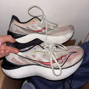 Saucony endorphin pro - almost new